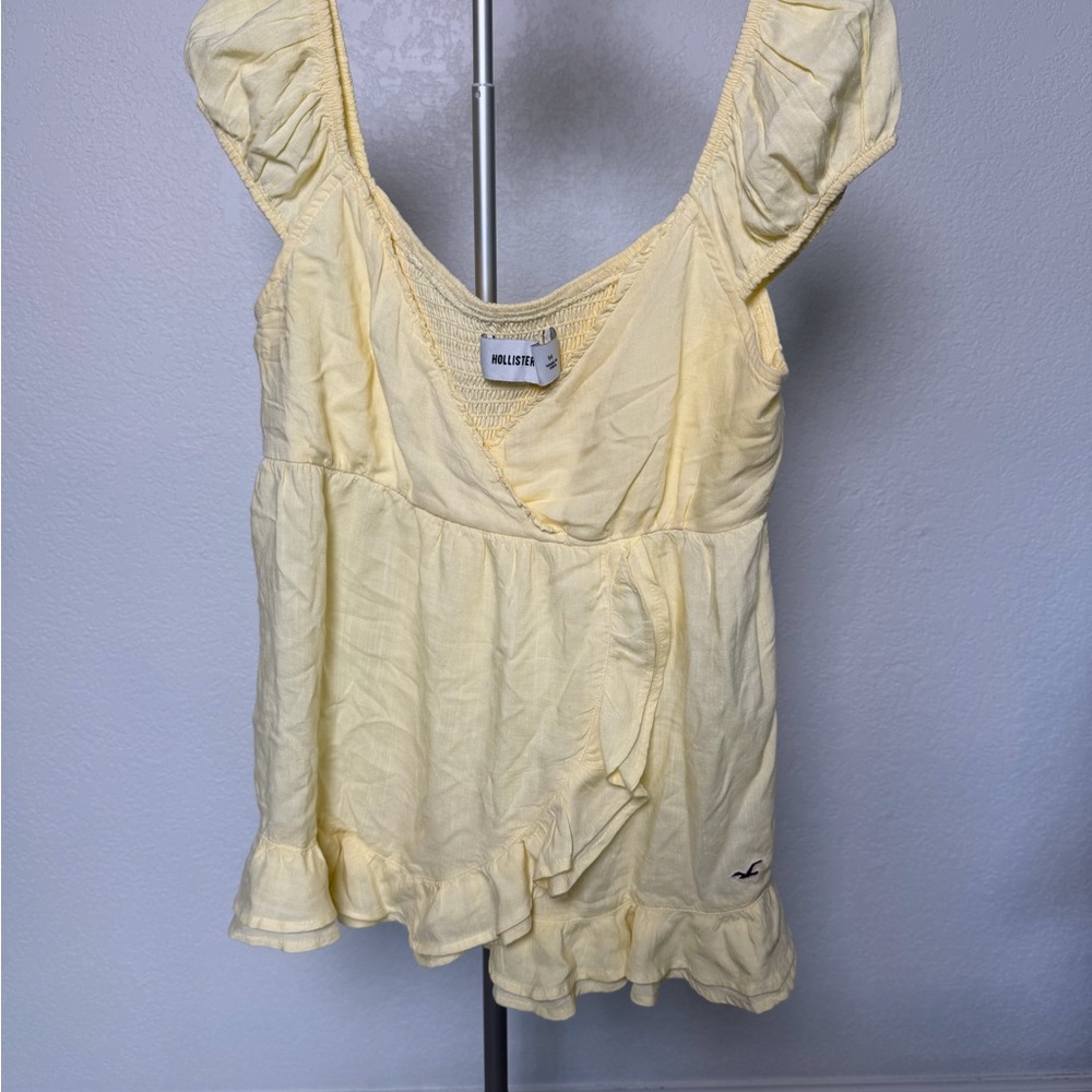 Hollister Yellow Ruffle Sleeve Women's Top